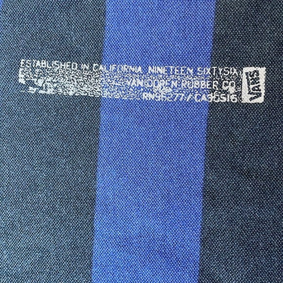 VANS Hooded Long Sleeve Shirt -NWT - Picture 3 of 6